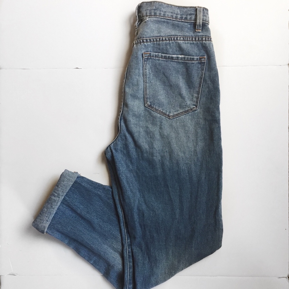 SOLD // Urban Outfitters mom jeans